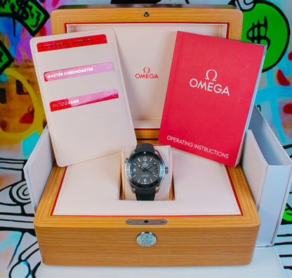 Omega Seamaster Planet Ocean 215.32.44.21.01.002