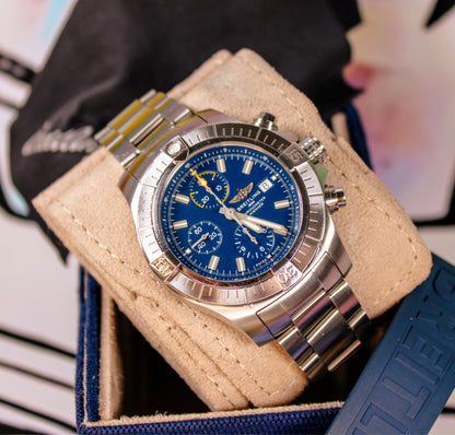 Breitling Avenger Chronograph 45 A13317101C1A1